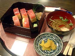まぐろの押し寿司